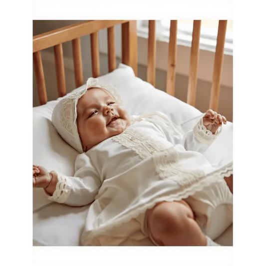 Jesusito beig manga larga con puntilla y capota - PARDALETS