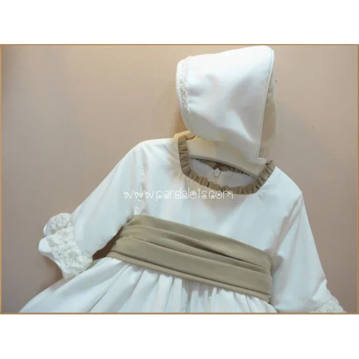 Jesusito beig y camel con puntilla beig y capota - PARDALETS