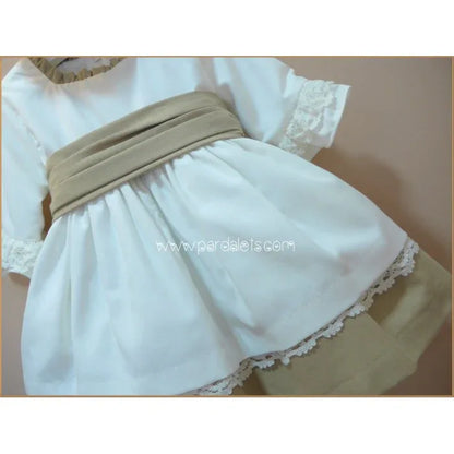 Jesusito beig y camel con puntilla beig y capota - PARDALETS