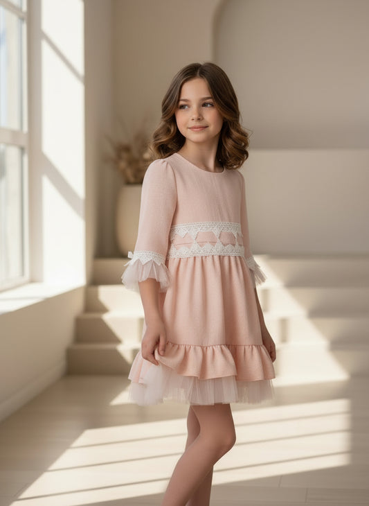 Vestido salmón manga francesa con volantes