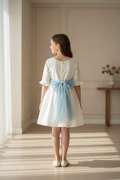 Vestido lino beig manga francesa y fajin azul empolvado