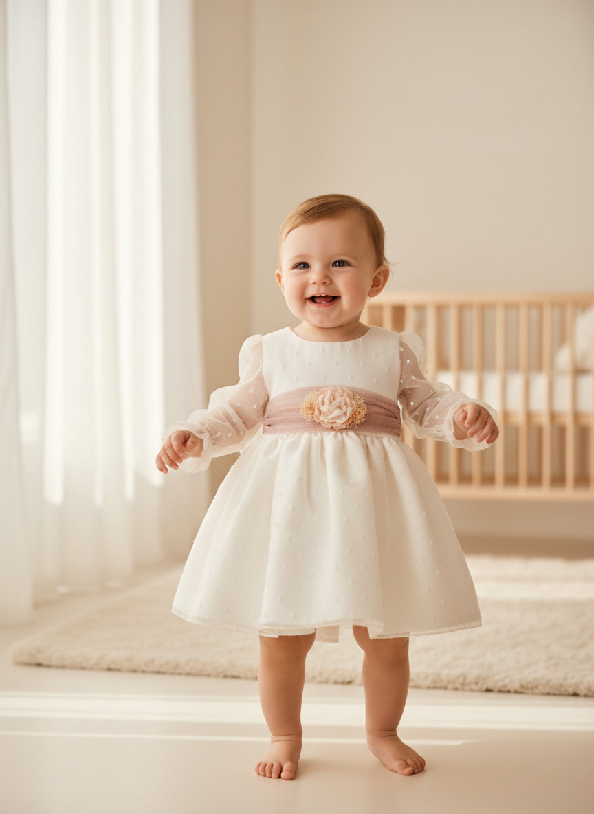 Vestido tul de plumeti y fajín tul rosa empolvado