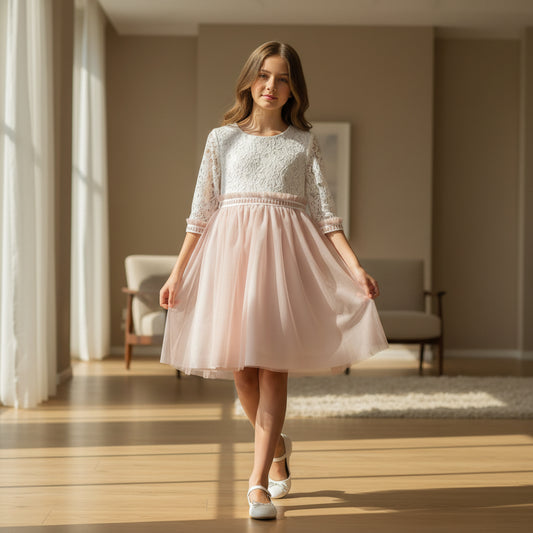 Vestido encaje blanco y falda tul rosa