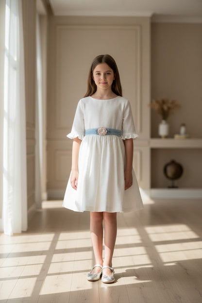 Vestido lino beig manga francesa y fajin azul empolvado