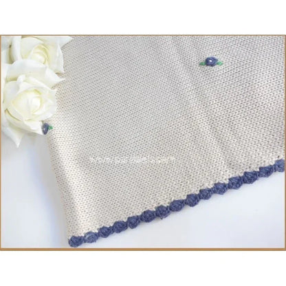 Manta carro arena con ribete y flores azules - PARDALETS