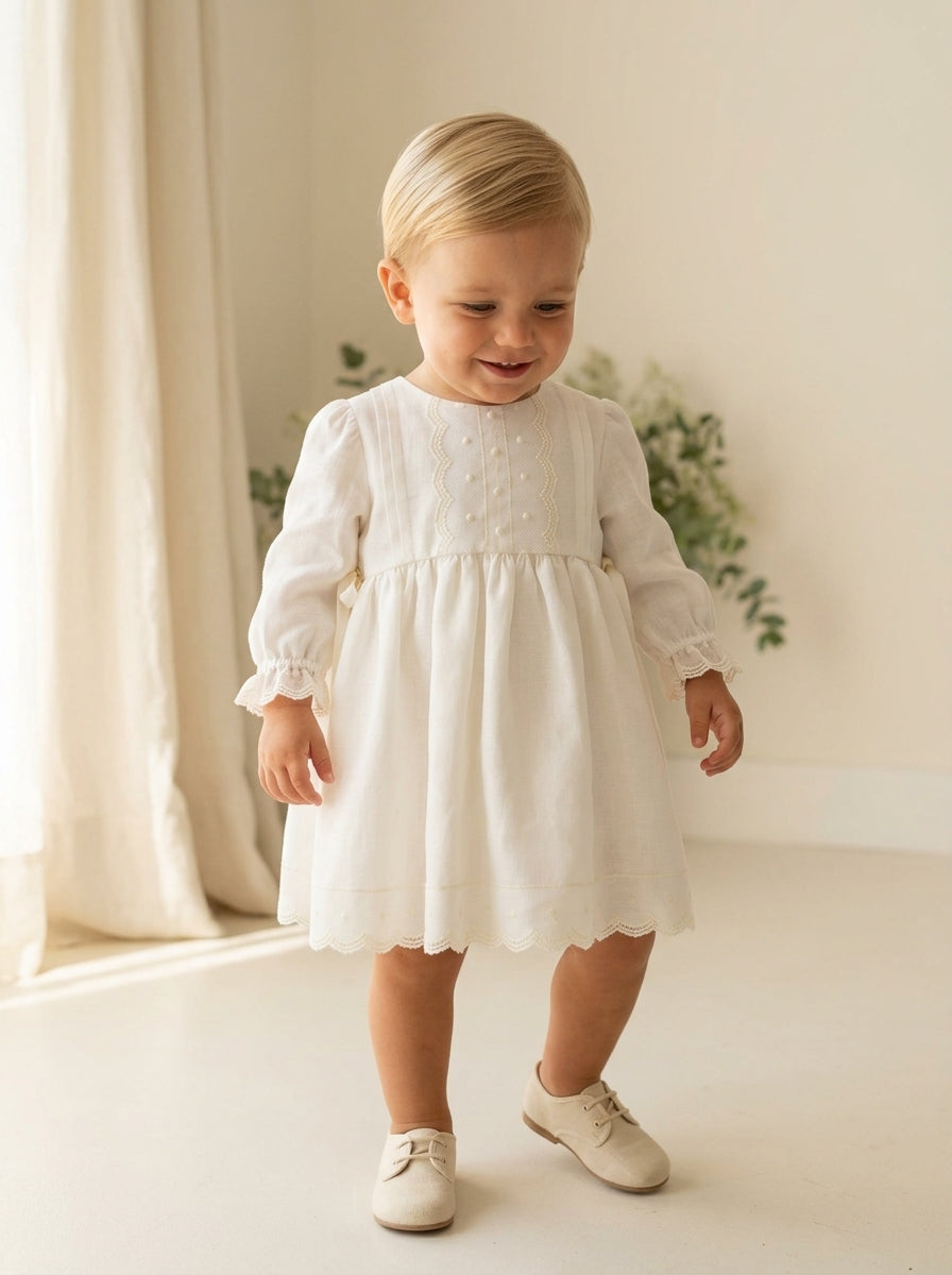 Vestido lino manga larga con detalles tul bordado con capota