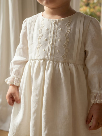 Vestido lino manga larga con detalles tul bordado con capota