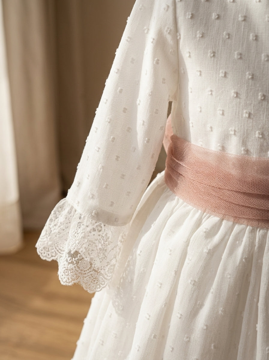 Vestido plumeti gasa blanca y fajin rosa empolvado GAIA