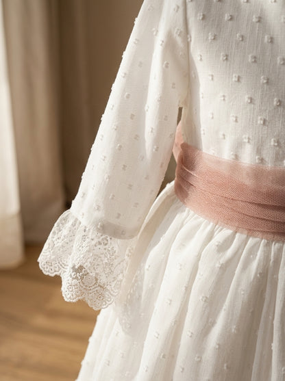 Vestido plumeti gasa blanca y fajin rosa empolvado GAIA