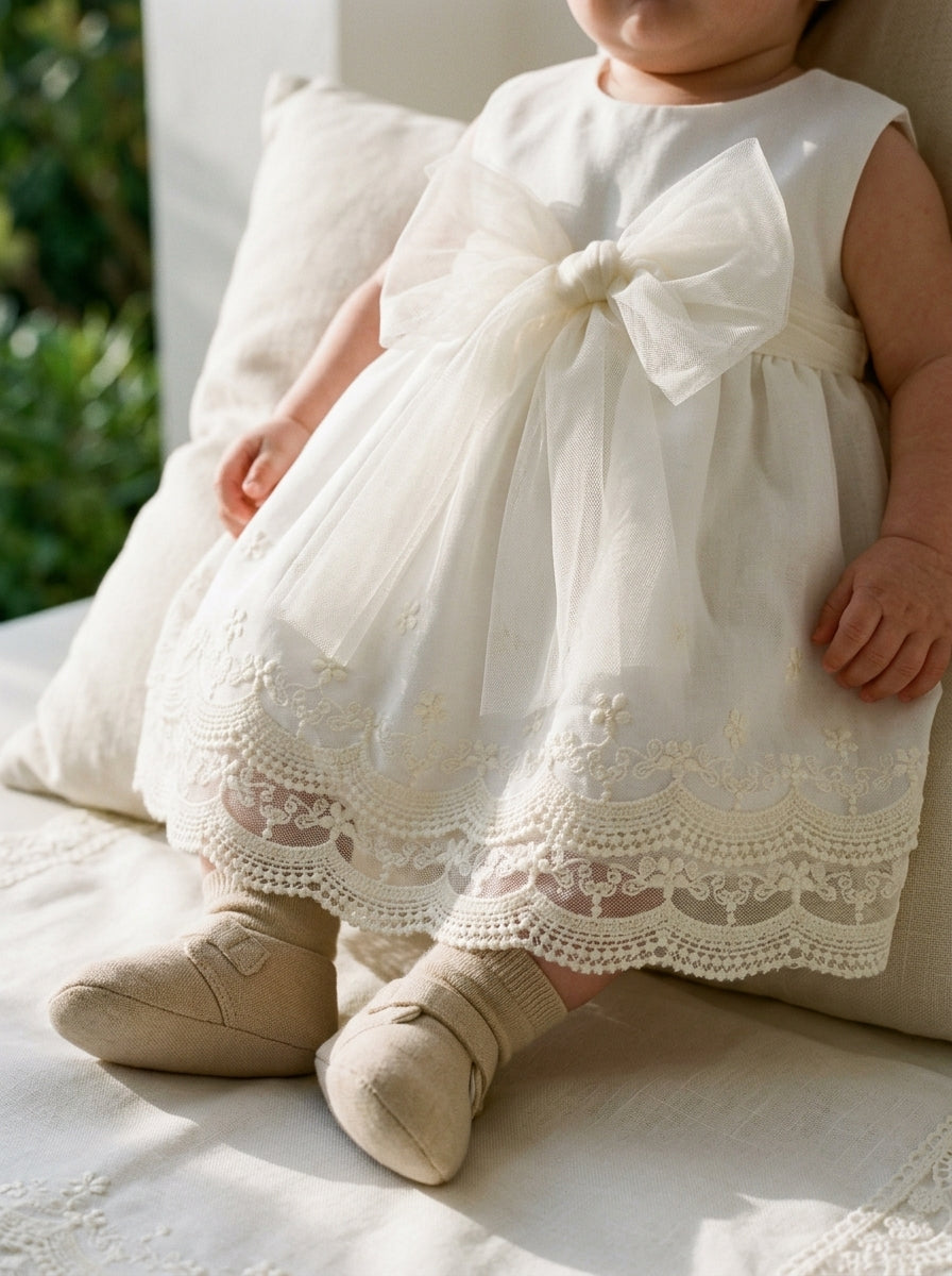 Jesusito tul bordado con capota a juego