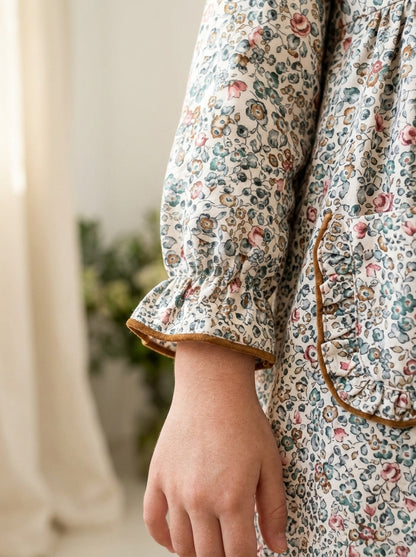 Vestido flores azules y marrones con volante