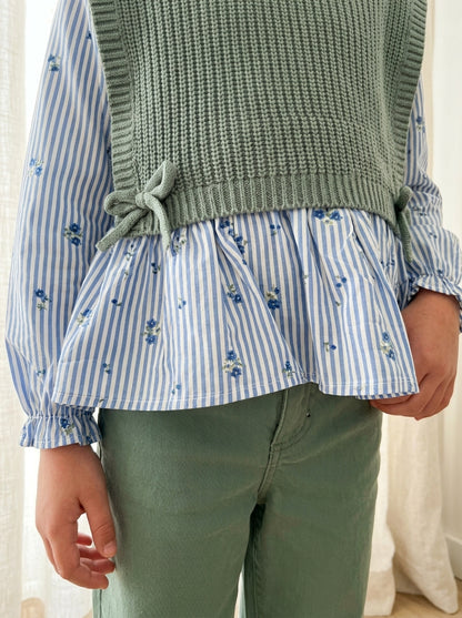 Conjunto blusa con chaleco y pantalon verde largo