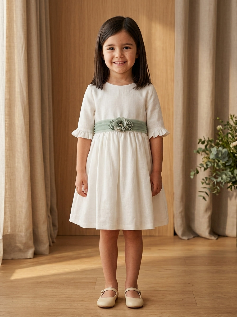 Vestido lino beig manga francesa y fajin azul empolvado