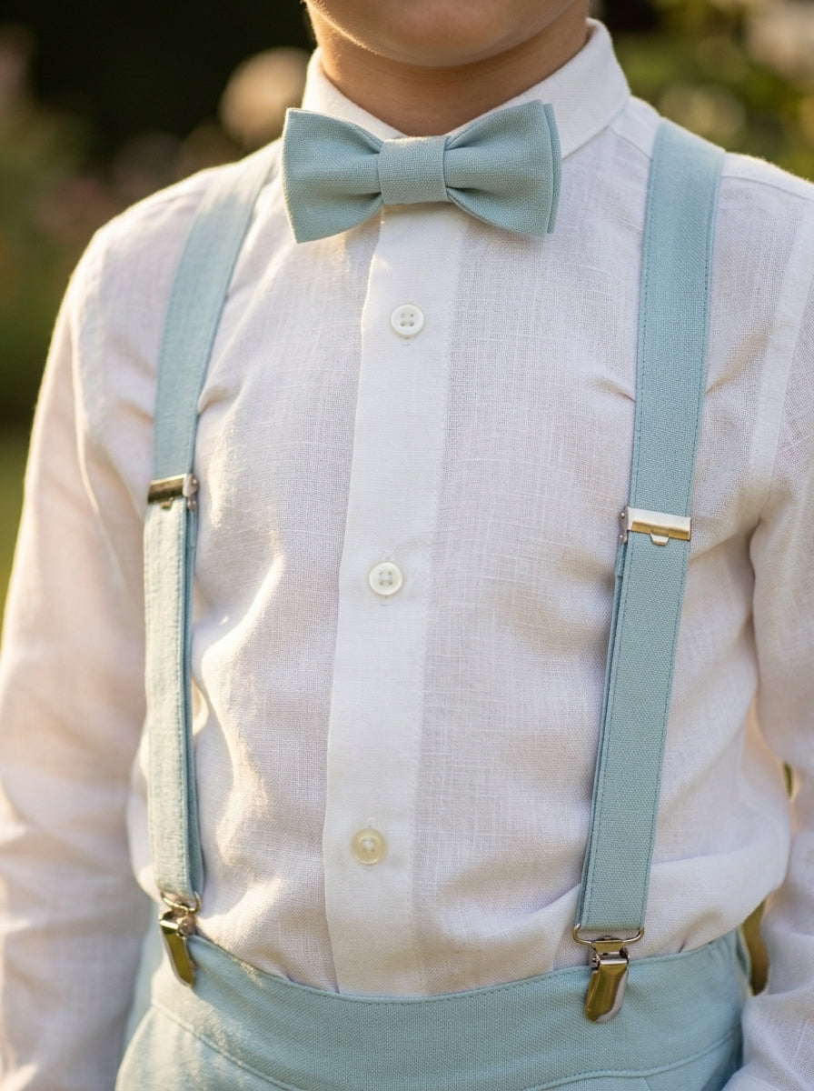 Conjunto camisa lino, short, tirantes y pajarita verde