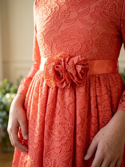 Vestido encaje coral manga francesa