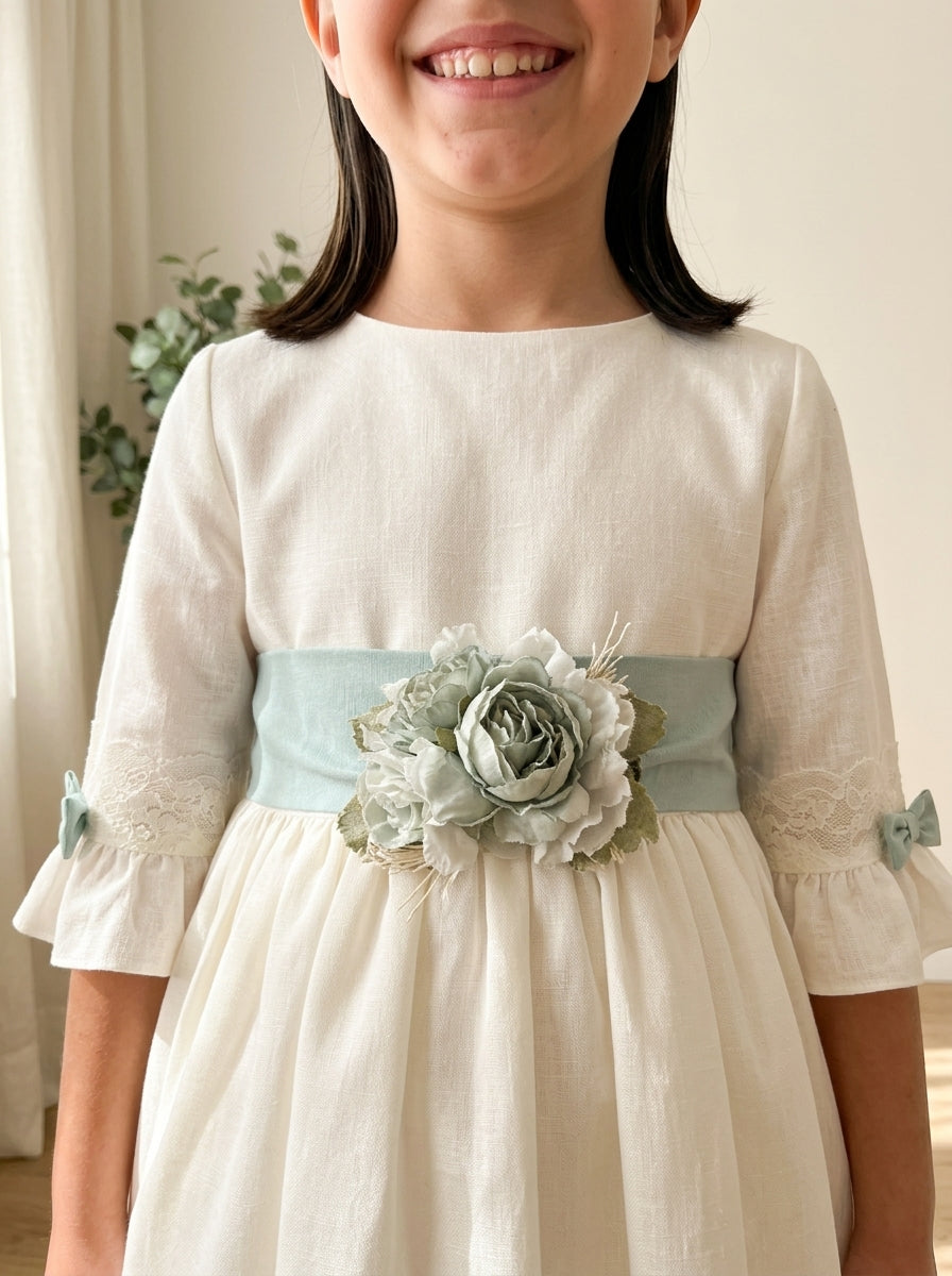 Vestido lino blanco roto con manguita francesa y fajin verde