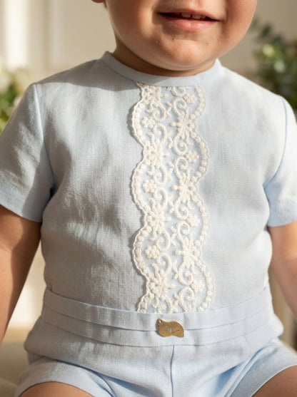 Conjunto camisa y short azul bebé con puntilla