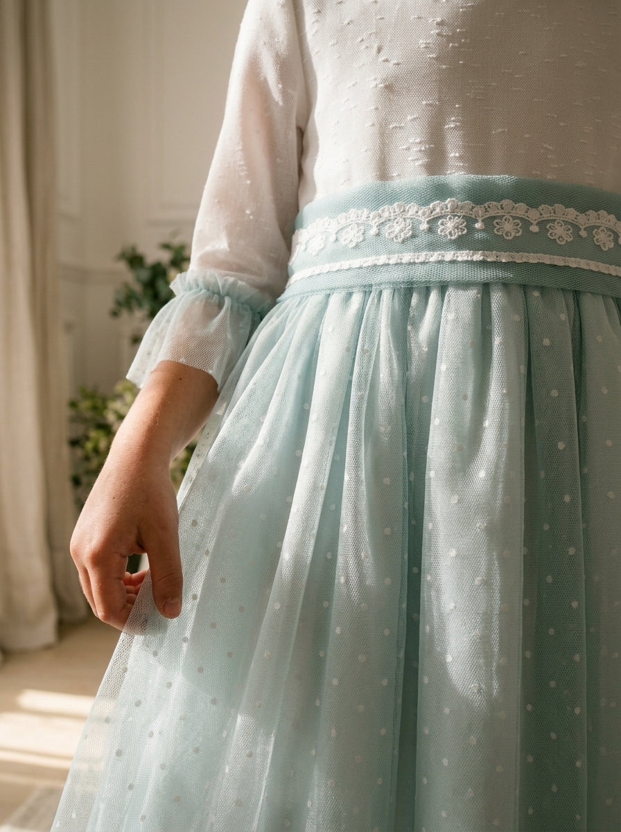 Vestido tul verde manga con volante