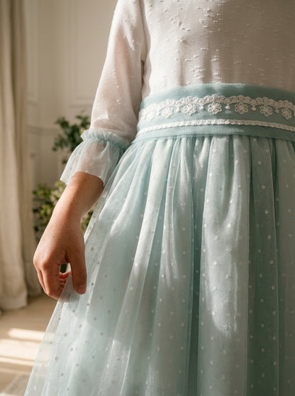 Vestido tul verde manga con volante