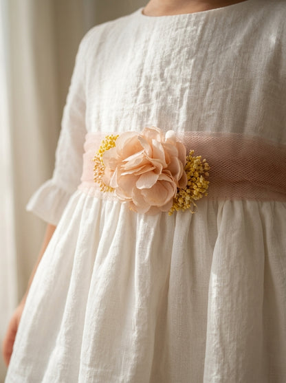 Vestido bambula blanco y fajin rosa