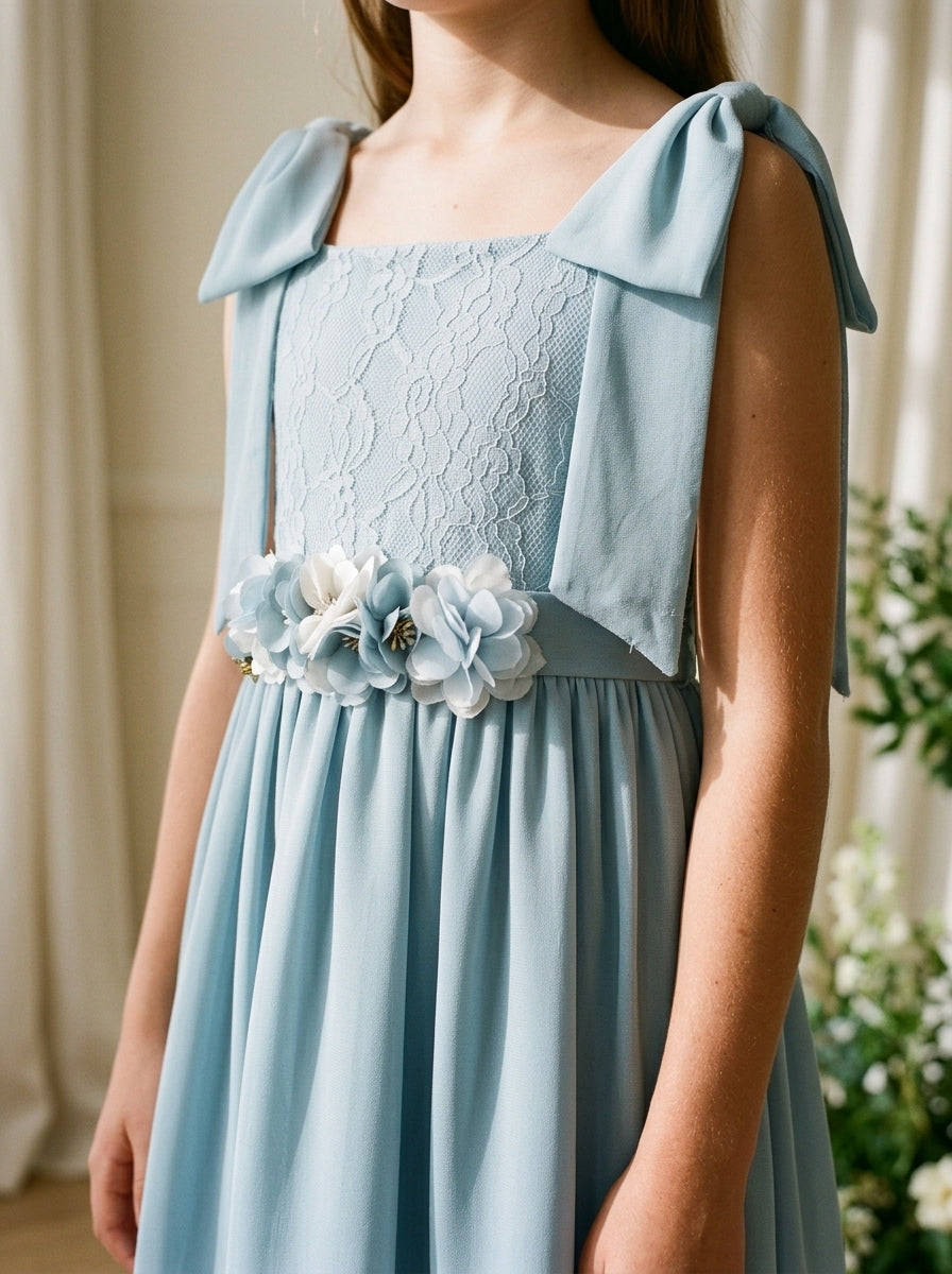Vestido tirantes azul y cuerpo encaje