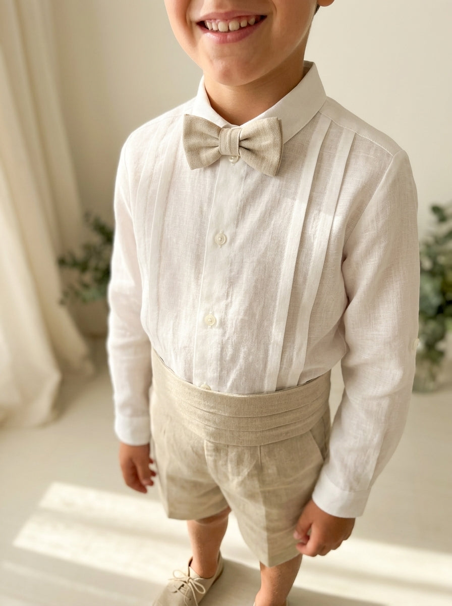 Conjunto camisa, short beig, fajin y pajarita