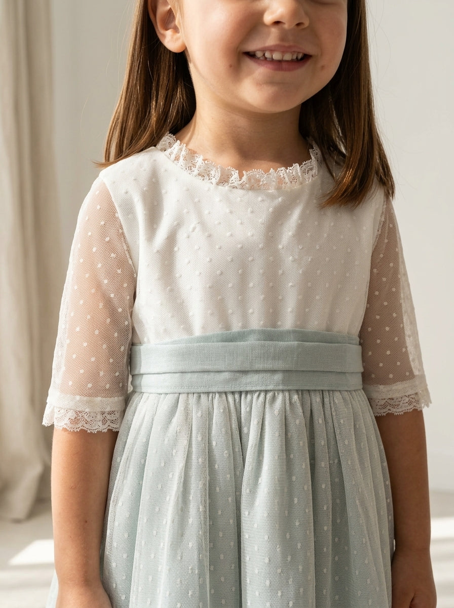 Vestido tul de plumeti y fajin e interior lino