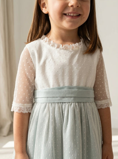 Vestido tul de plumeti y fajin e interior lino