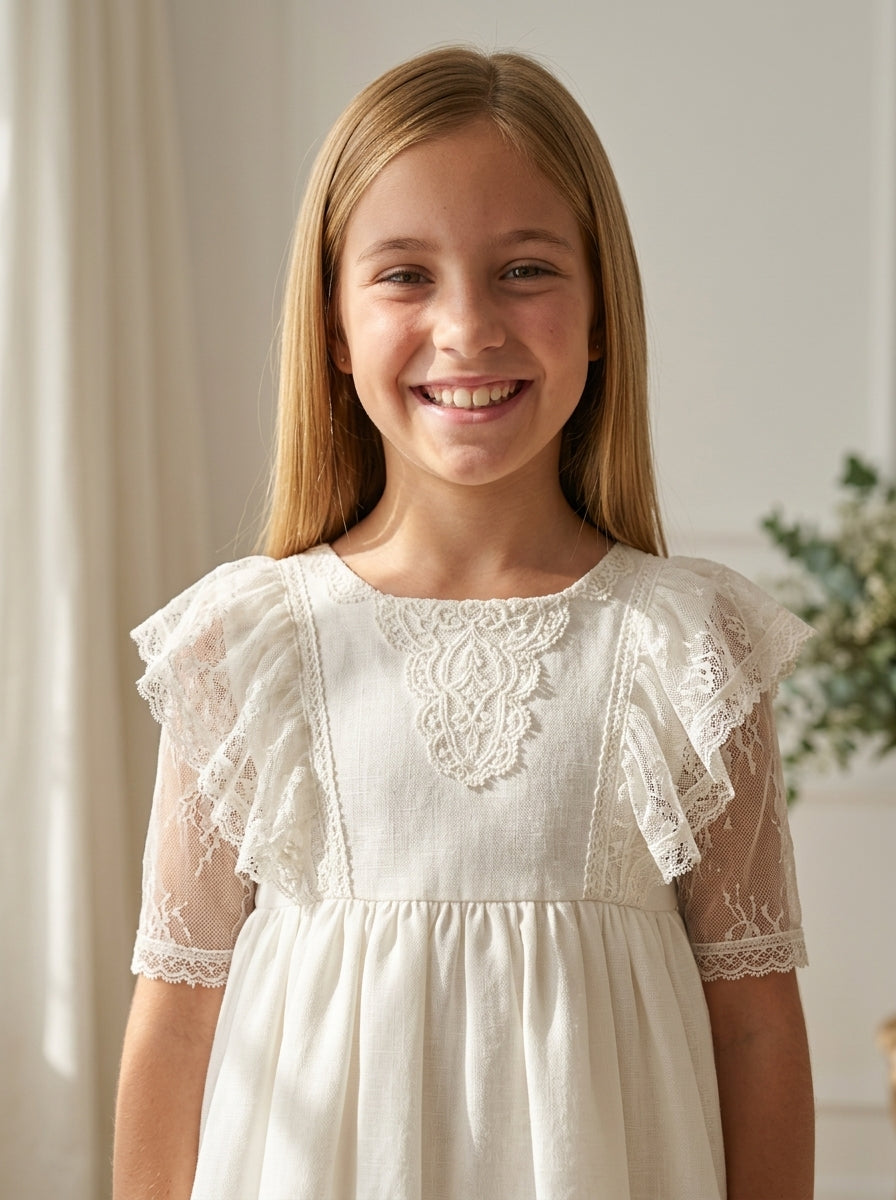 Vestido tul de plumeti blanco roto y lazo celeste