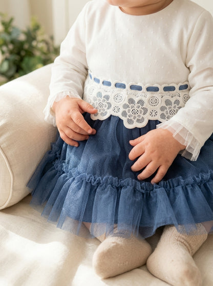 Vestido bebe tul beig y azul marino con volante
