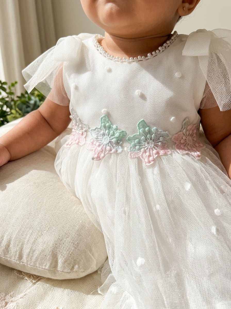 Vestido tul de plumeti blanco roto y puntilla guipur
