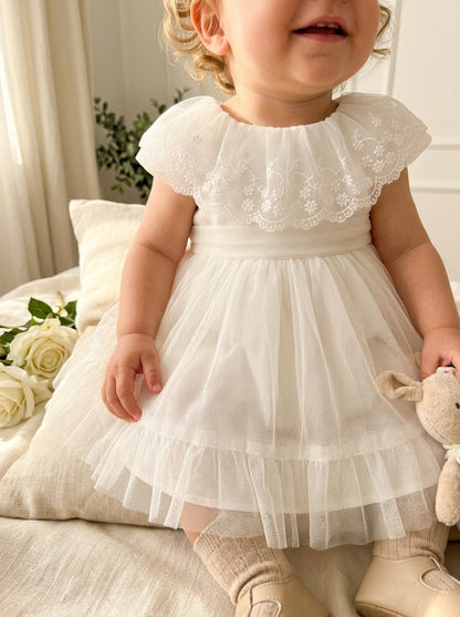 Vestido tul blanco roto con puntilla bordada