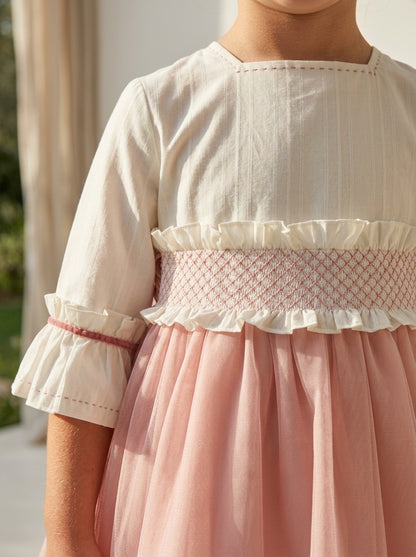 Vestido beig y falda tul rosa maquillaje "Manila"