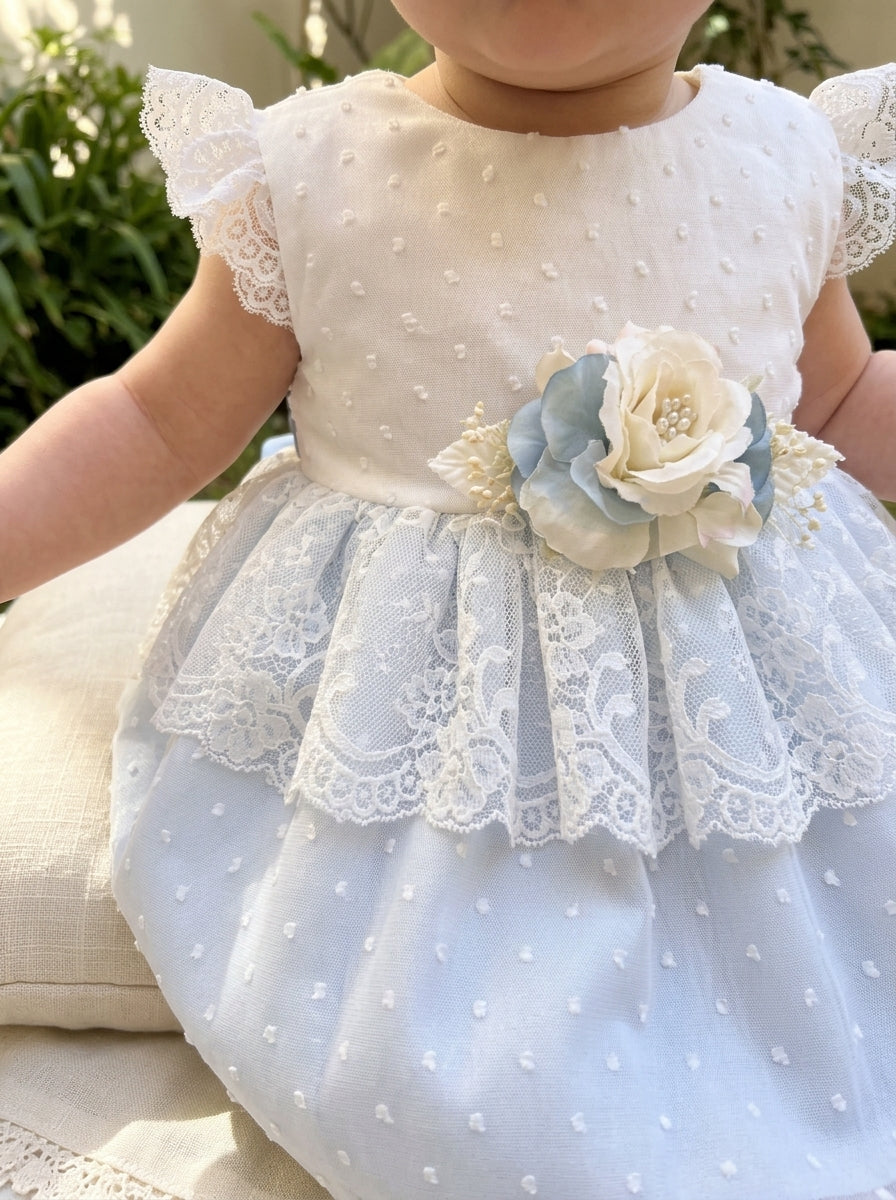 Vestido tul de plumeti azul con volante
