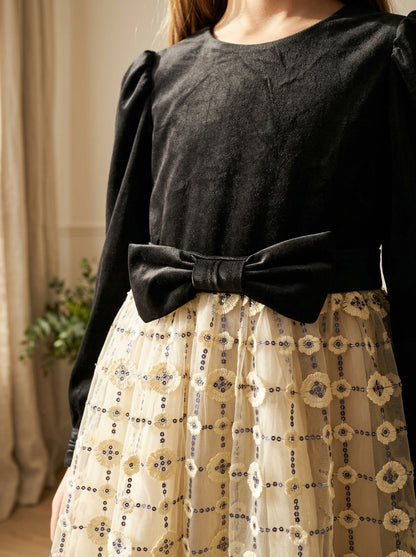 Vestido terciopelo negro y falda tul bordado beig