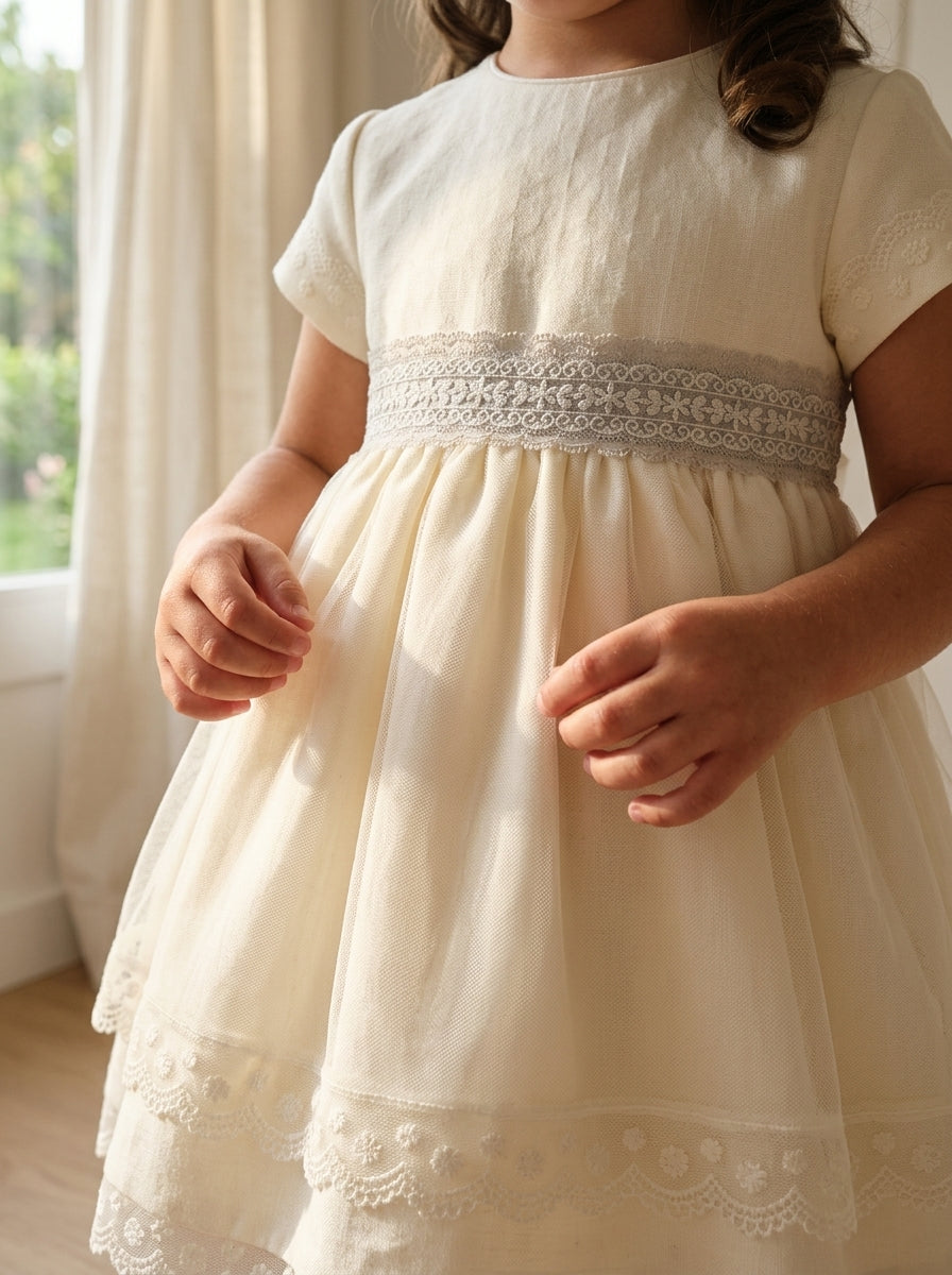 Vestido tul bordado beig