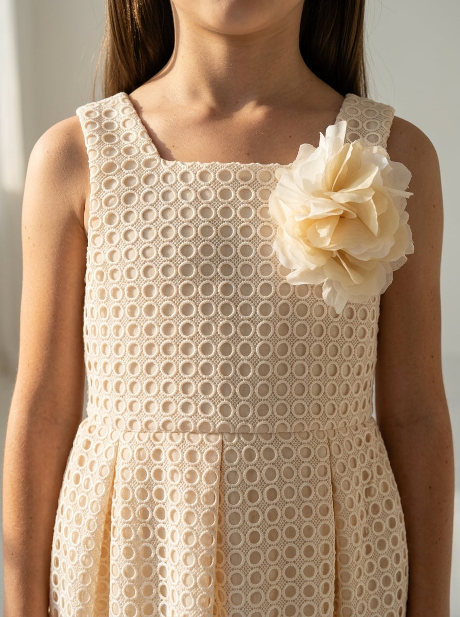 Vestido guipur melocotón con flor