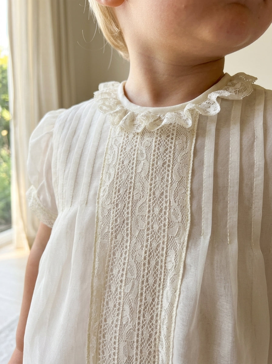 Pelele organza beig con puntilla