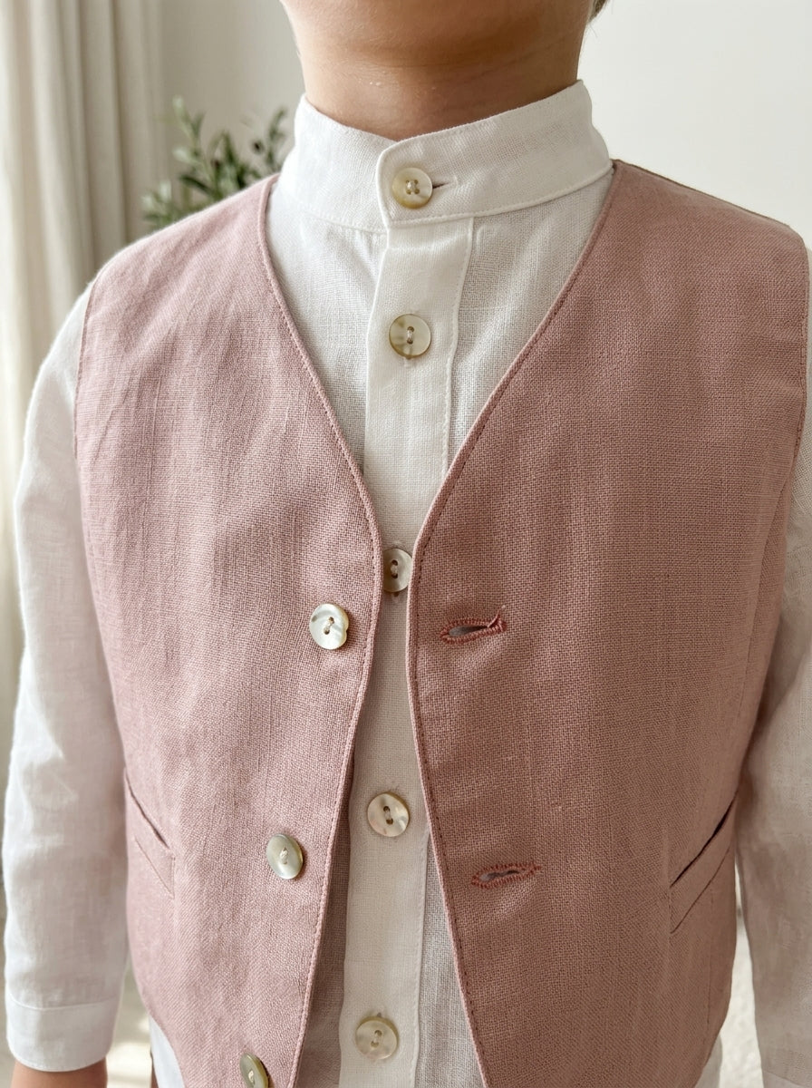 Conjunto camisa, short, chaleco y fajin rosa empolvado