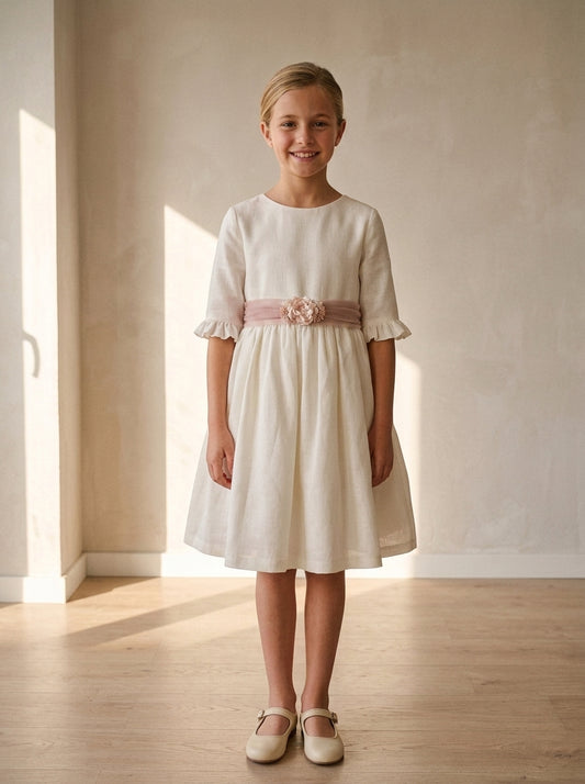 Vestido lino beig manga francesa y fajin azul empolvado