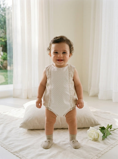 Pelele lino camel con delantero topitos