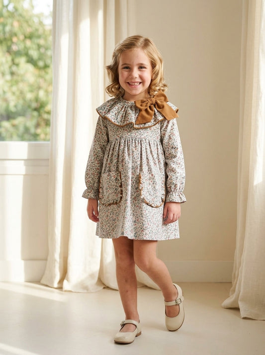 Vestido flores azules y marrones con volante