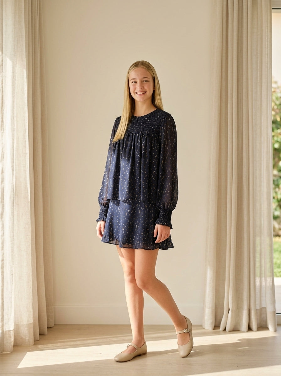 Conjunto blusa y falda gasa azul marino con detalles dorados
