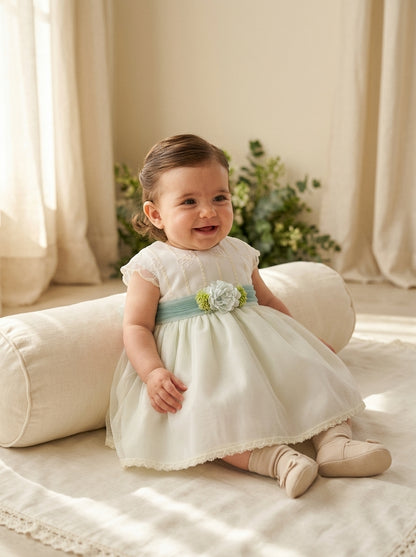 Vestido beig y verde bordado