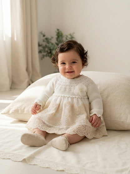 Vestido manga larga algodón beige y tul bordado