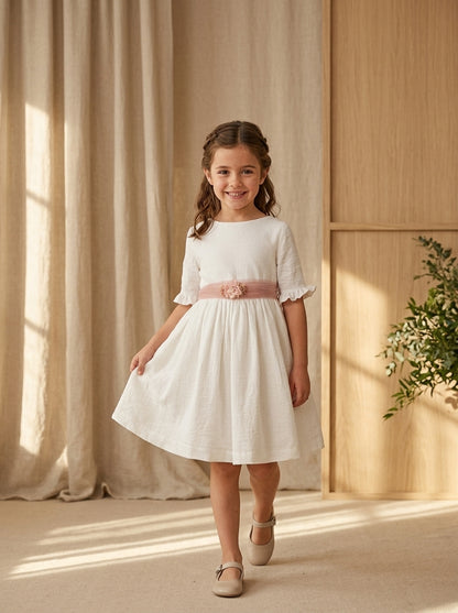 Vestido infantil de bambula blanco y fajin rosa