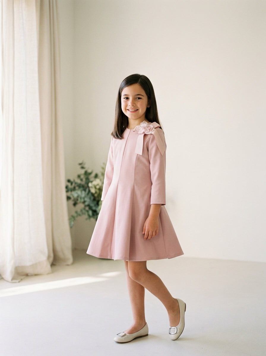 Vestido punto roma rosa maquillaje detalle floral lateral