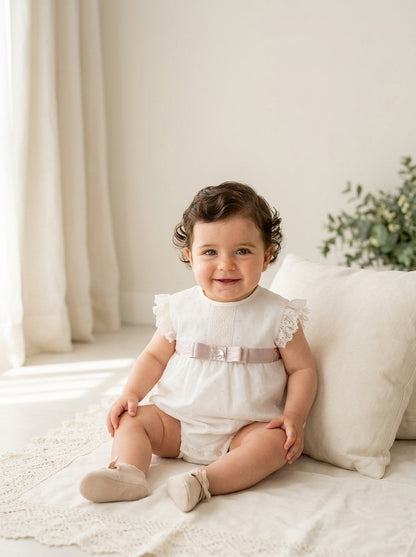 Pelele organza beige bordada cinta de raso tostada