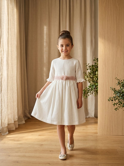 Vestido lino beig manga francesa y fajin azul empolvado