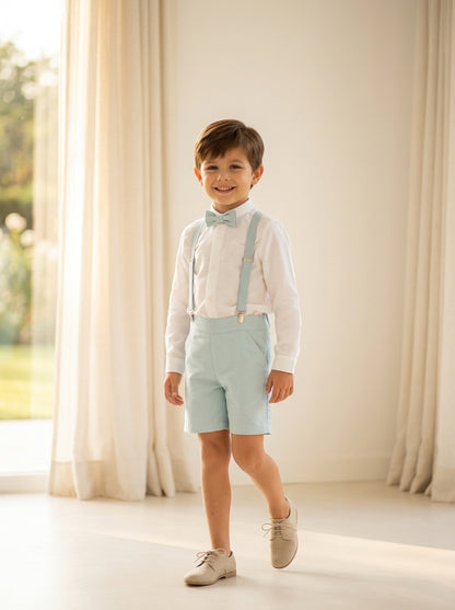 Conjunto camisa lino, short, tirantes y pajarita verde
